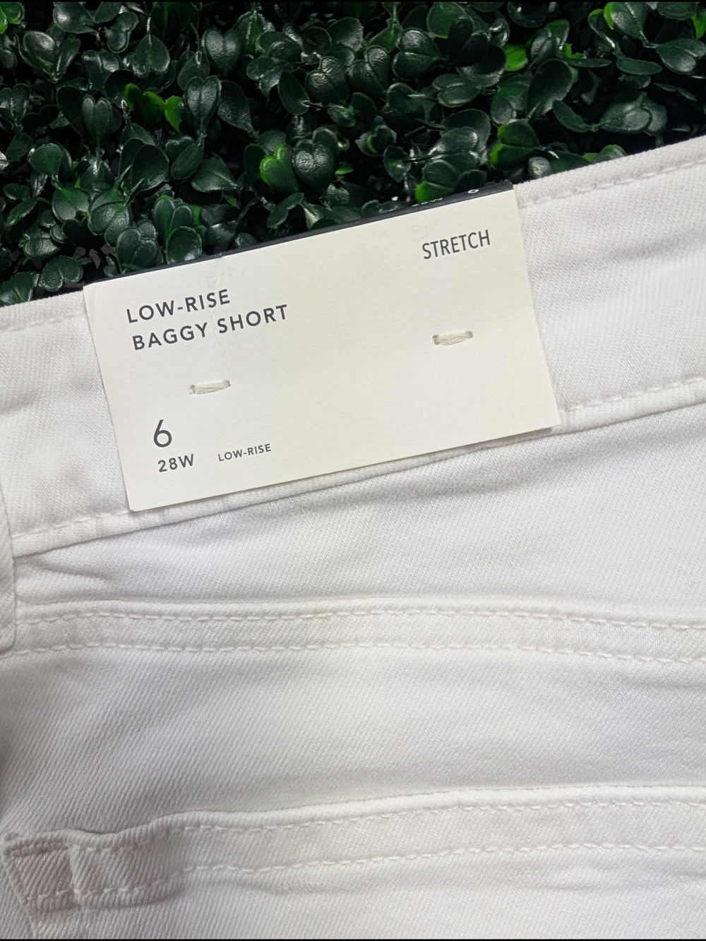 American Eagle Outfitters White Low-Rise Baggy Denim Shorts - Picture 4 of 5